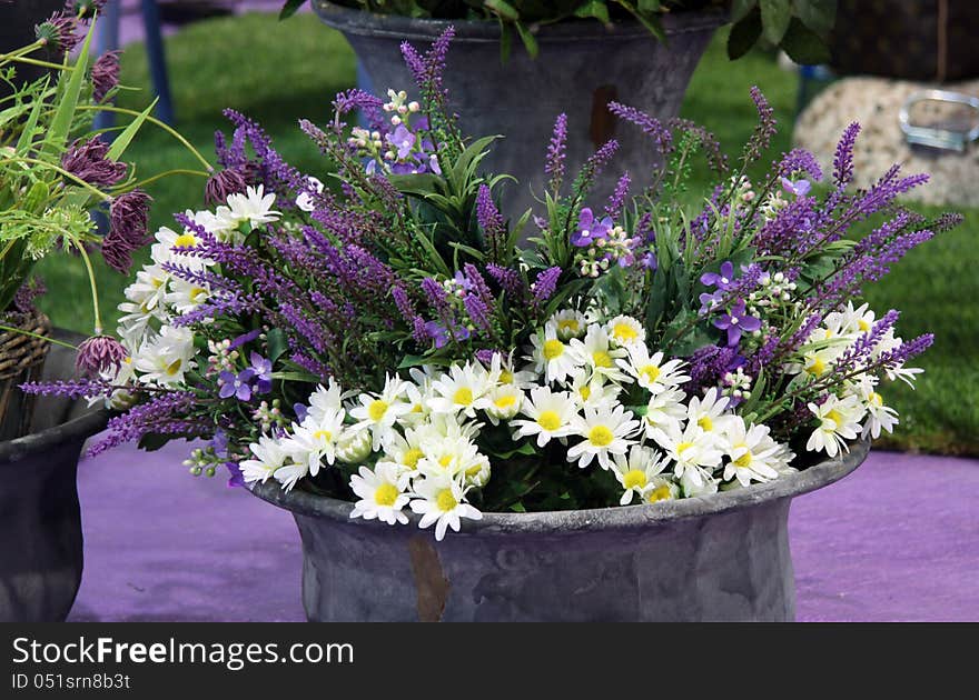 Flowers buquet in the vase