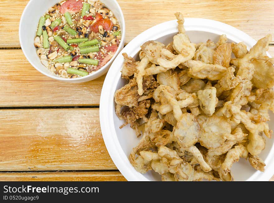 Fried mushroom with spicy sauce