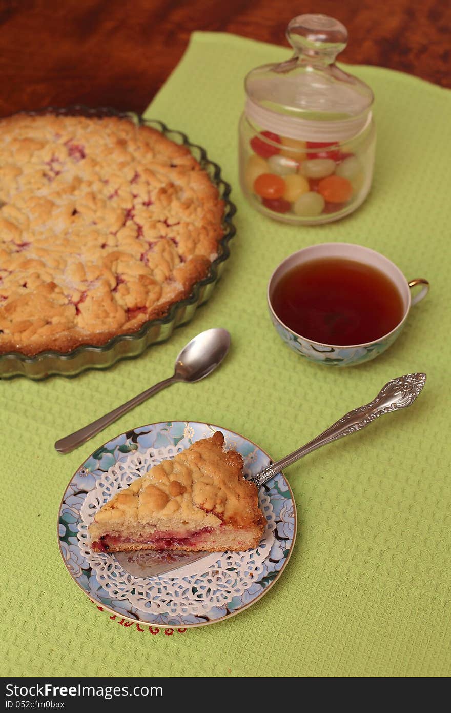 Red berry pie