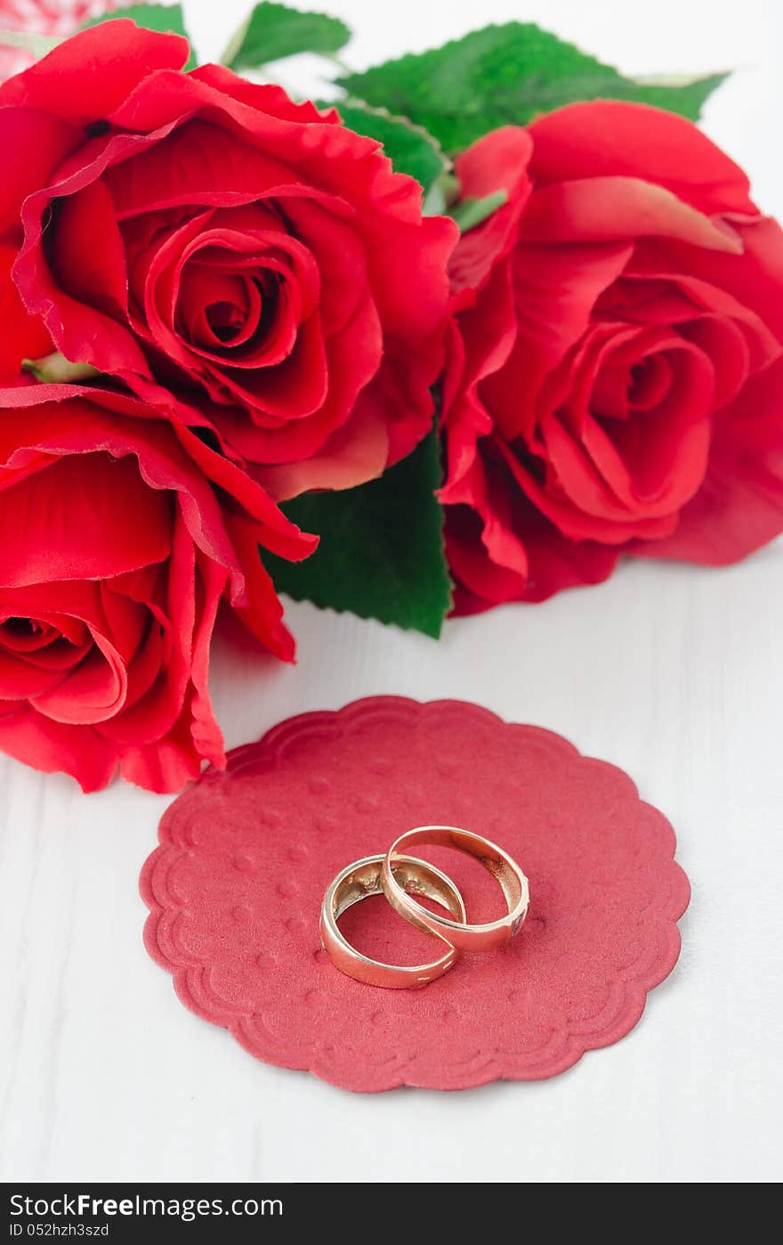 Red roses and rings for Valentine s Day