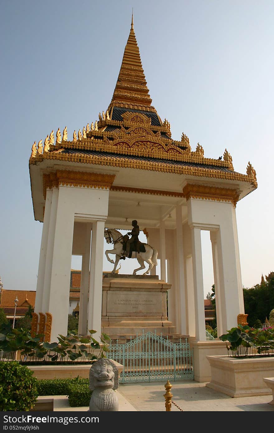 Statue of a king on horseback in the royal palace complex in Phnom Penh, Cambodia. Statue of a king on horseback in the royal palace complex in Phnom Penh, Cambodia.