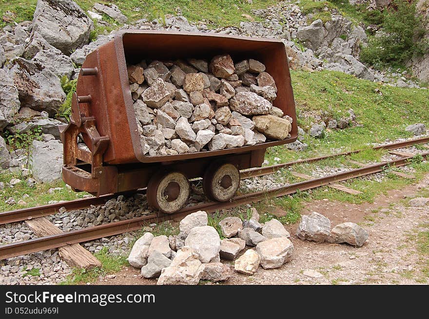 Mine small wagon