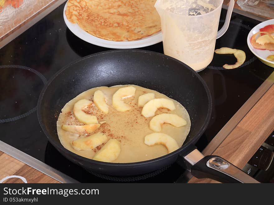 Pancake with Apple-slices