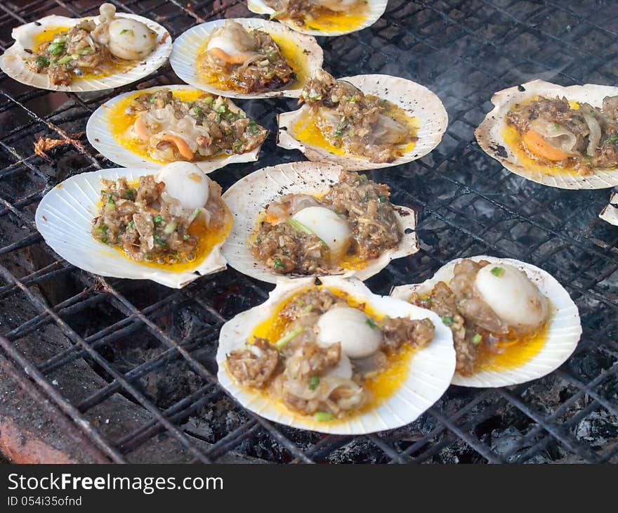 Baked scallops with butter