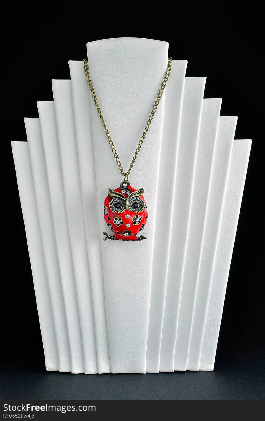 Swarovski crystal owl pendant on support