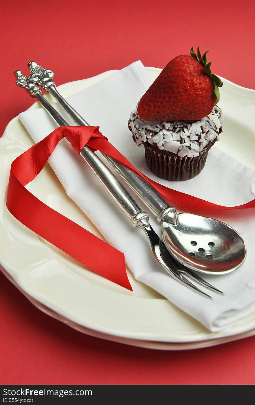 Red theme formal dinner table setting - vertical.