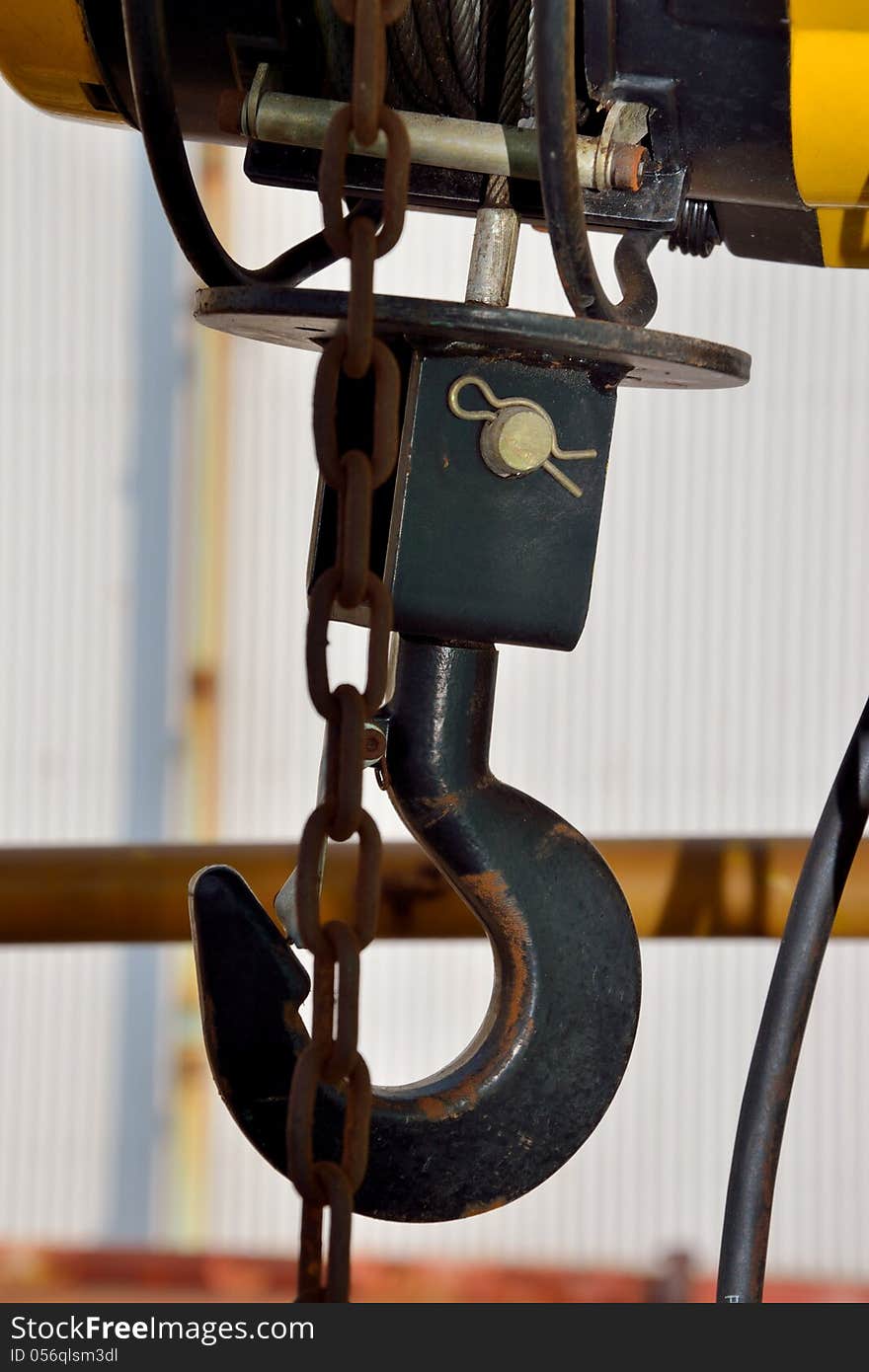 The electricity pulley and the strong chain