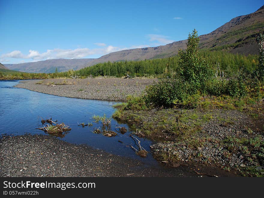 The end of the summer on the Putorana plateau. The valley of the river Mikchangda.