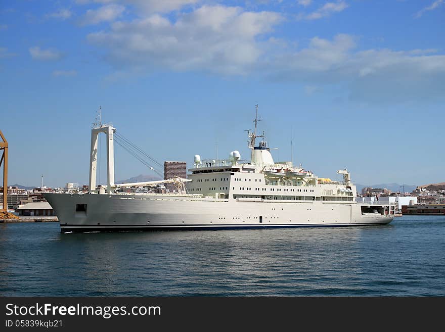 General cargo ship leaving the port of Alicante.