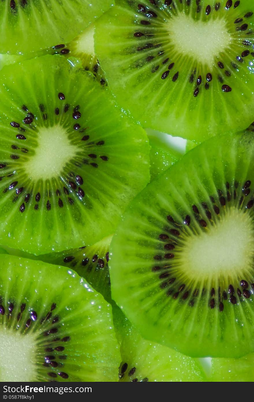 Kiwi Fruit Cut â€‹â€‹into Pieces.