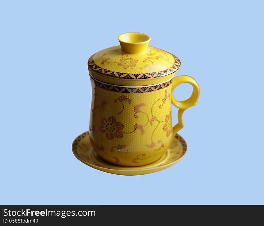 Tea cup with lid