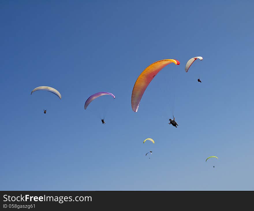 Flights by paragliders