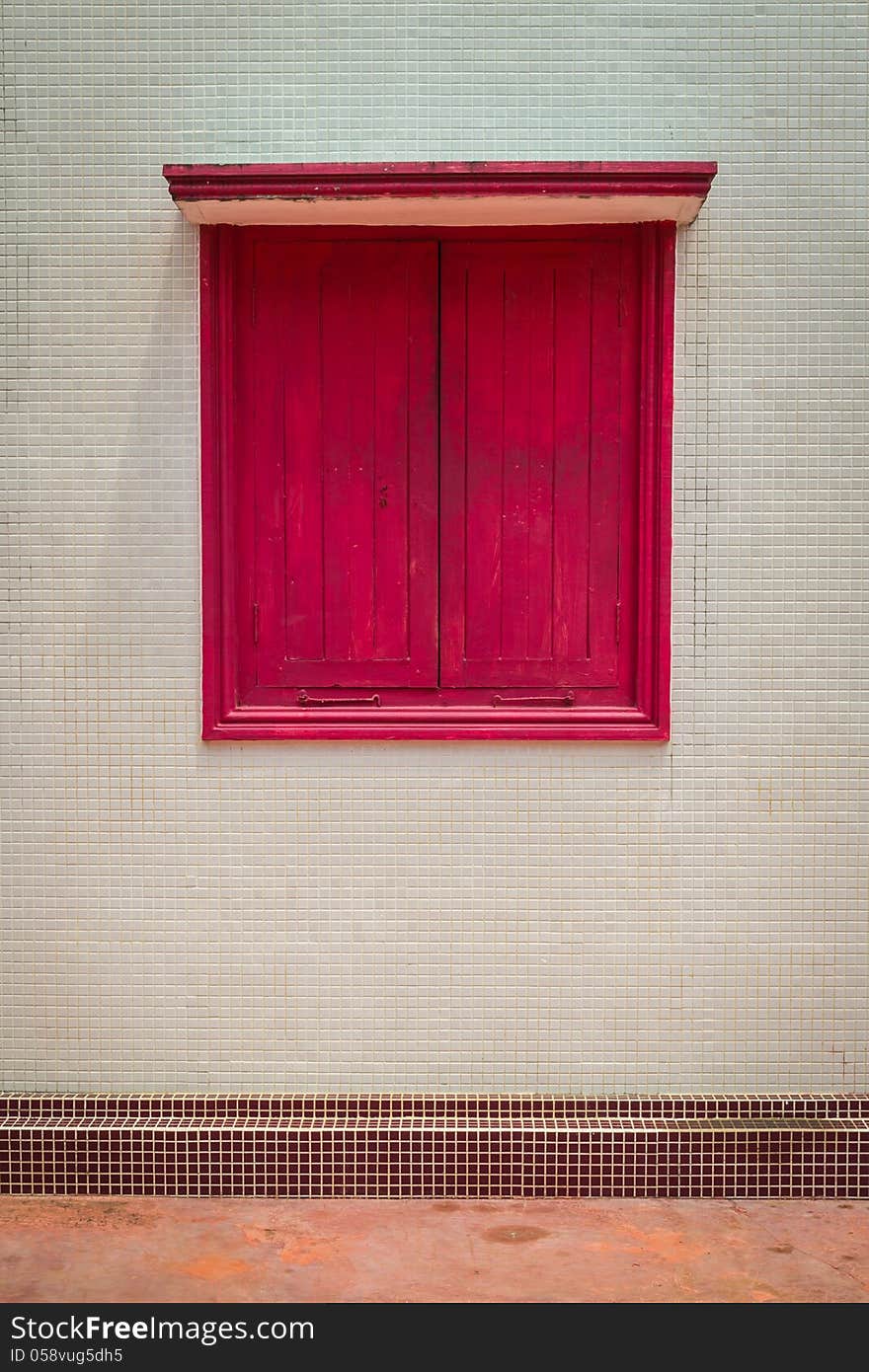 A red window