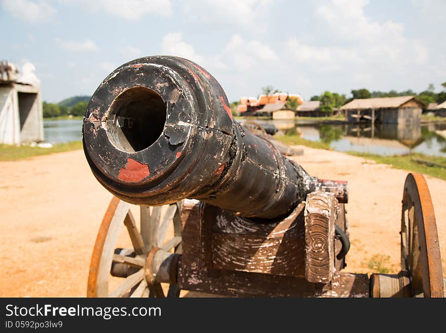 Cannon made ​​of wood. Used for filming movies The Legend of King Naresuan. Cannon made ​​of wood. Used for filming movies The Legend of King Naresuan.
