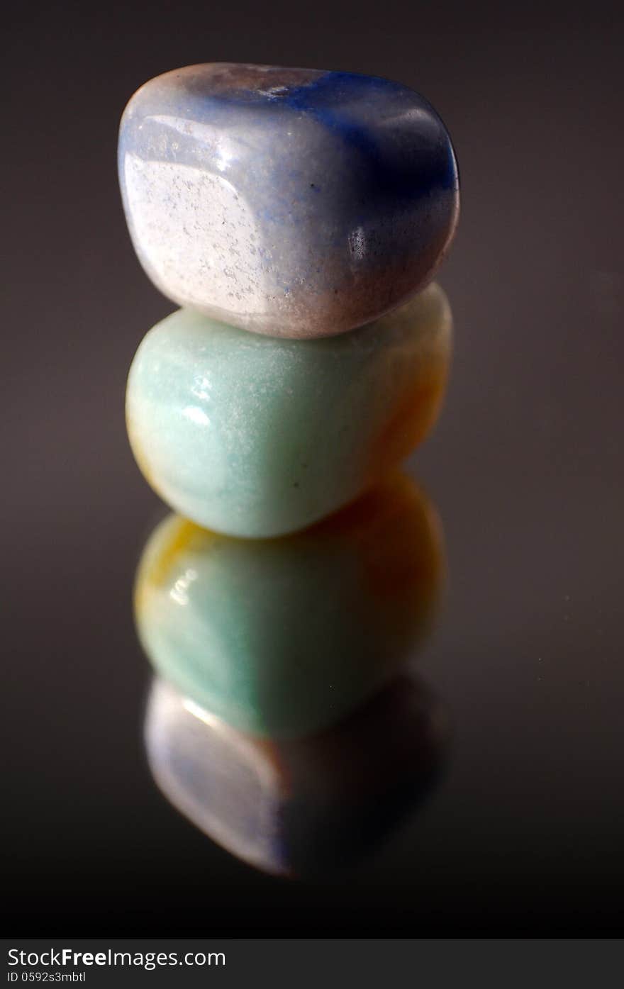 Small stones balancing