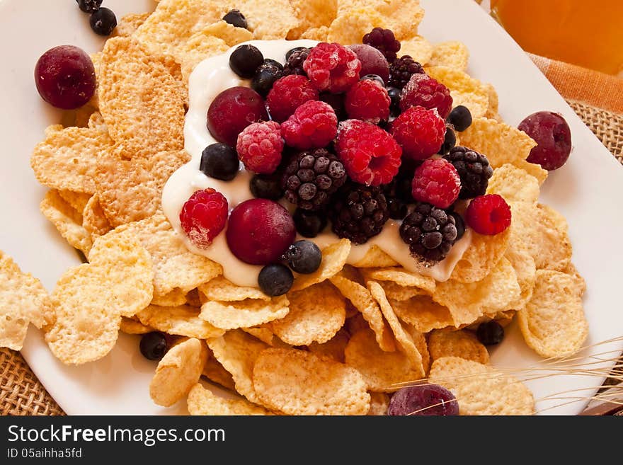 Muesli with berries