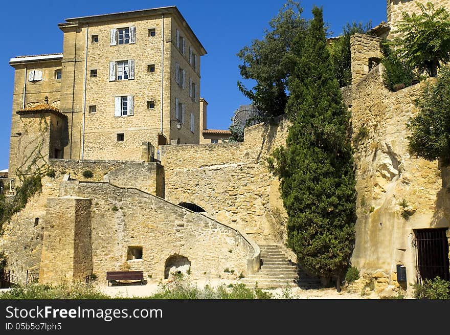 Houses built on rocks, region of Luberon, France