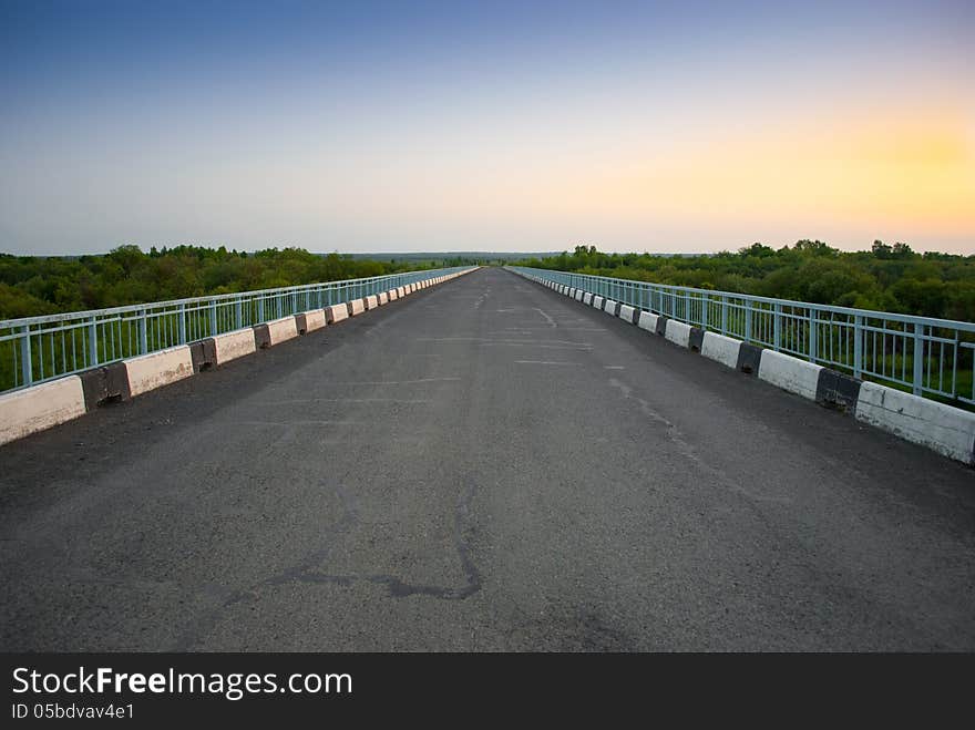 Bridge leaving to the horizon