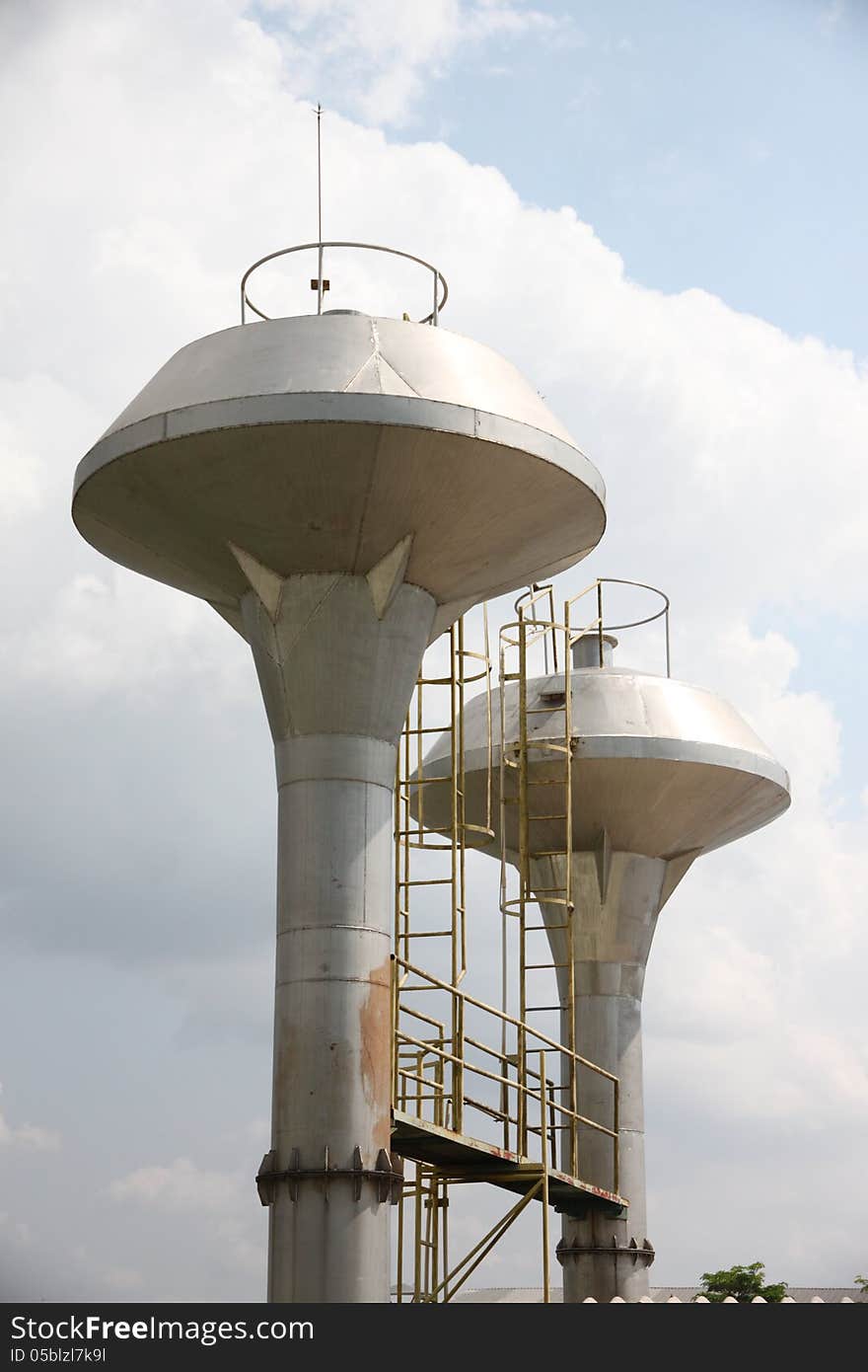 The high Water tank in Spare water. The high Water tank in Spare water.