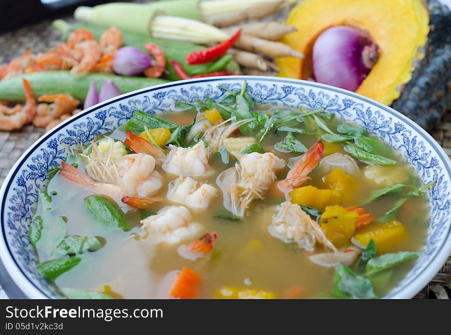 Spicy Mixed Vegetable Soup &x28;Kaeng Liang&x29;