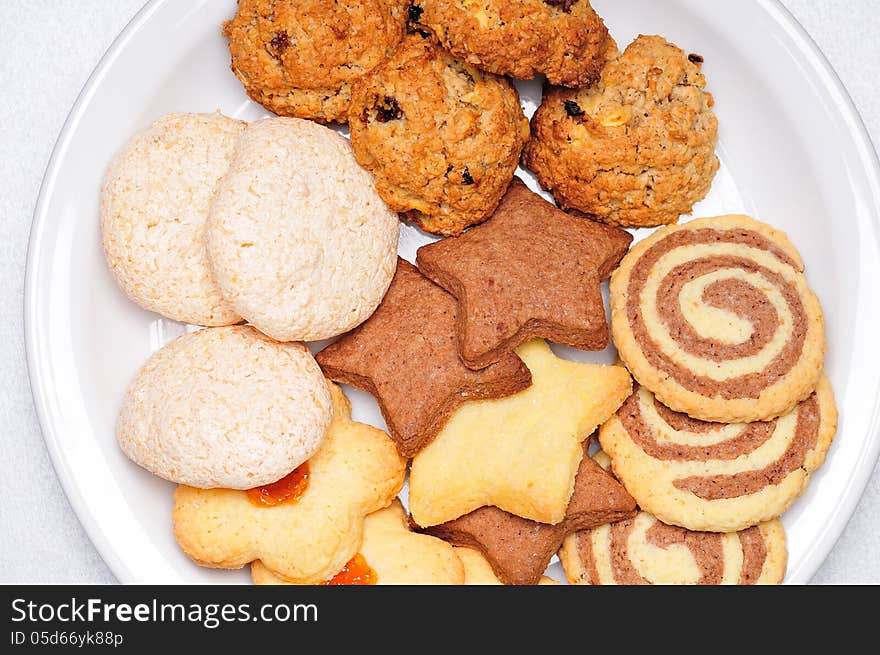 Freshly baked cookies on plate