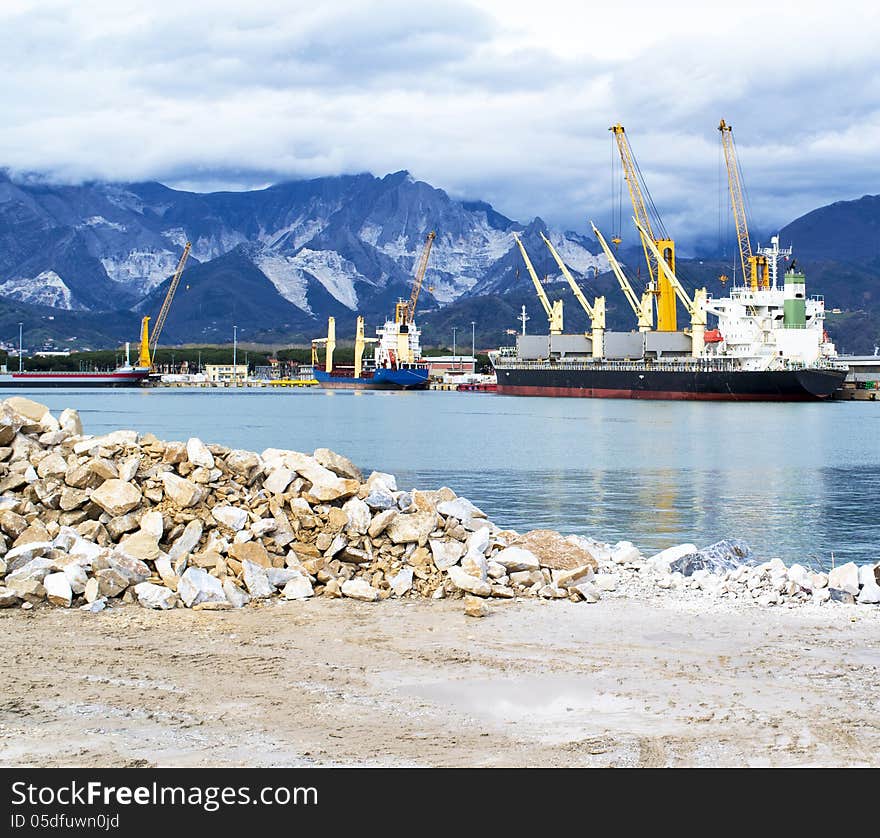 Harbour in carrara