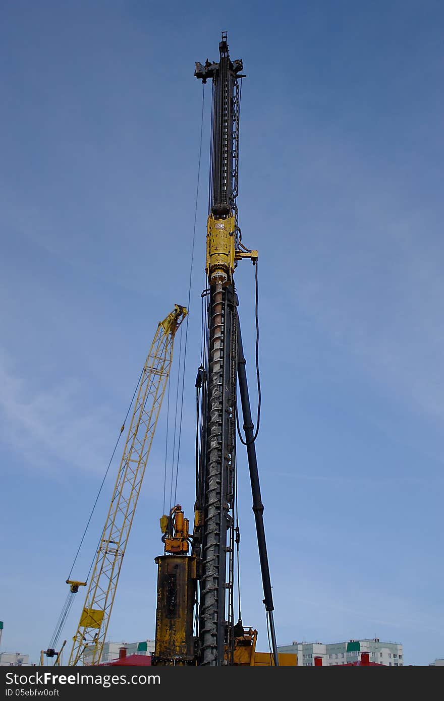 Drilling Rig And Crane