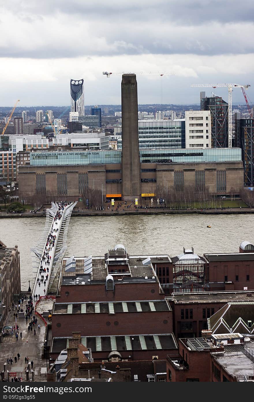 London Panorama Wth Tate Modern