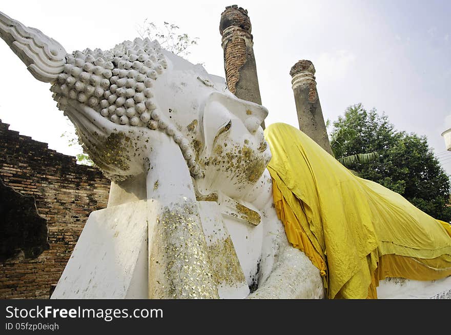 Reclining buddha in wat yai chai mongkol, ayutthaya, thailand