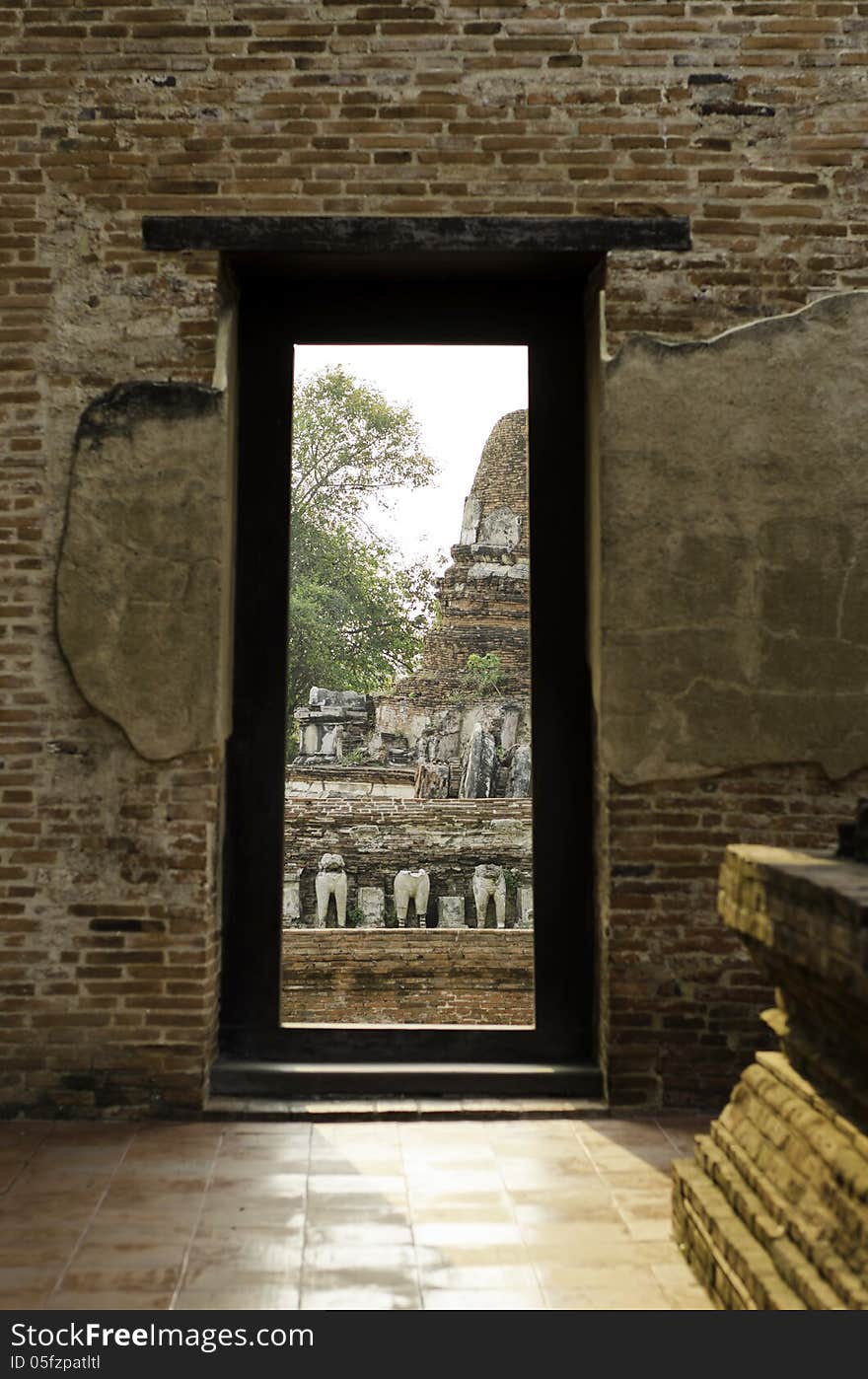 The gate at Wat Maheyong, Ancient temple and monument in Ayutthaya, Thailand