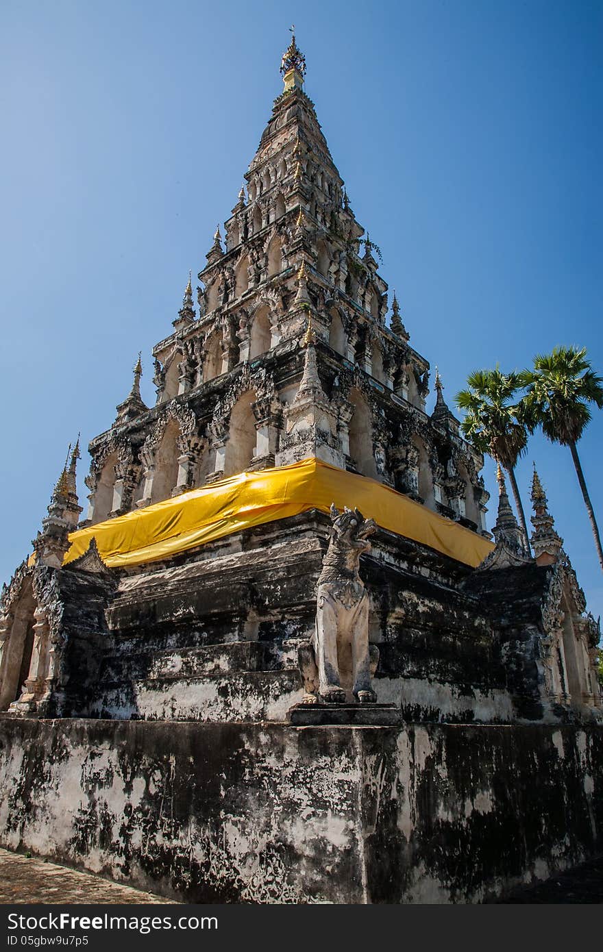 Wat Chedi Liam (originally Wat Ku Kham; also written as Wat Chedi Liem) is one of the wats in the ancient Thai city of Wiang Kam, now part of present day Chiang Mai. The original name Wat Ku Kham means 'The temple of the Gold Chedi (stupa)' and the later name means 'Temple with Angular Chedi'. Monks still reside here. Wat Chedi Liam (originally Wat Ku Kham; also written as Wat Chedi Liem) is one of the wats in the ancient Thai city of Wiang Kam, now part of present day Chiang Mai. The original name Wat Ku Kham means 'The temple of the Gold Chedi (stupa)' and the later name means 'Temple with Angular Chedi'. Monks still reside here.