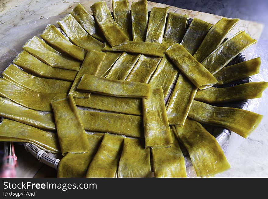 The dried mango in basket