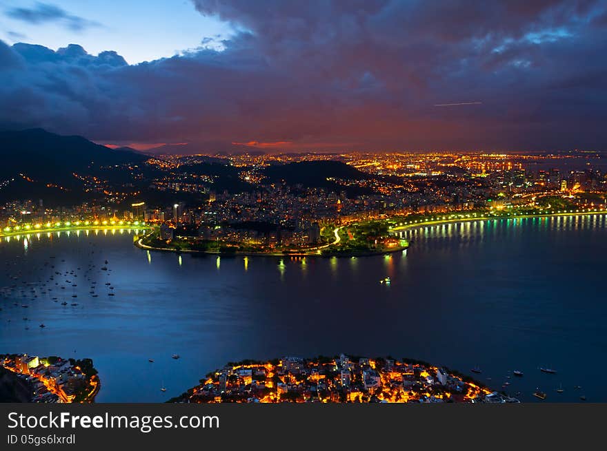 Rio DE JANEIRO AT NIGHT