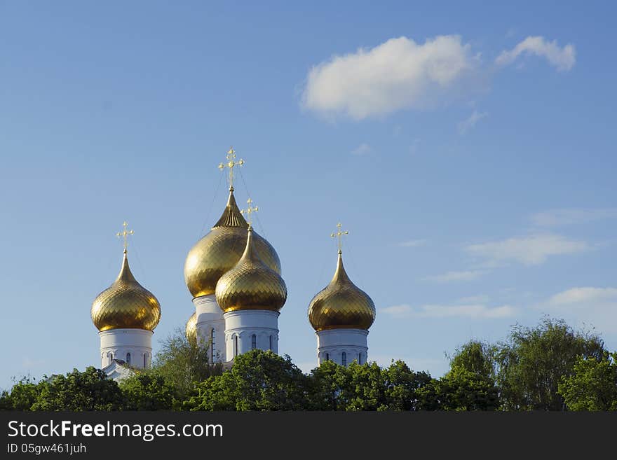 Golden domes of Russian orthodox church in Yaroslavl. Golden domes of Russian orthodox church in Yaroslavl