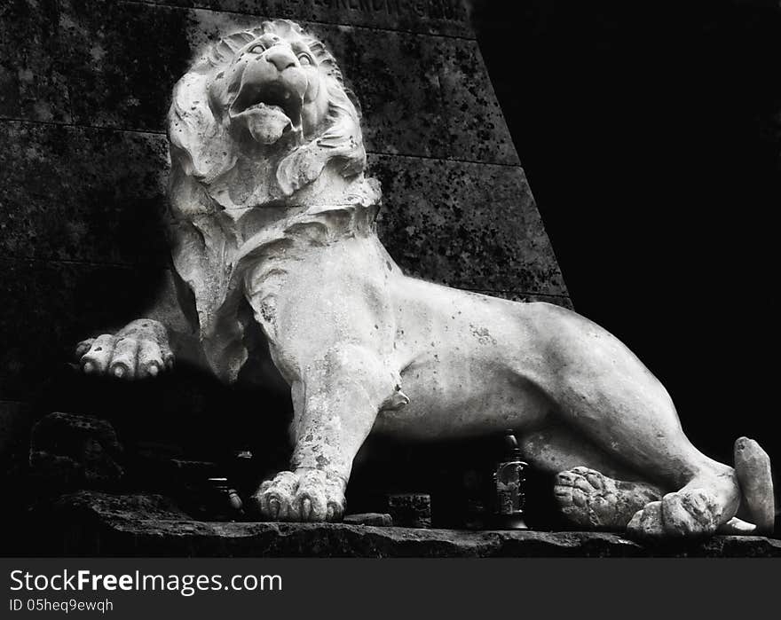 Sculpture of a lion as a symbol of strength and greatness