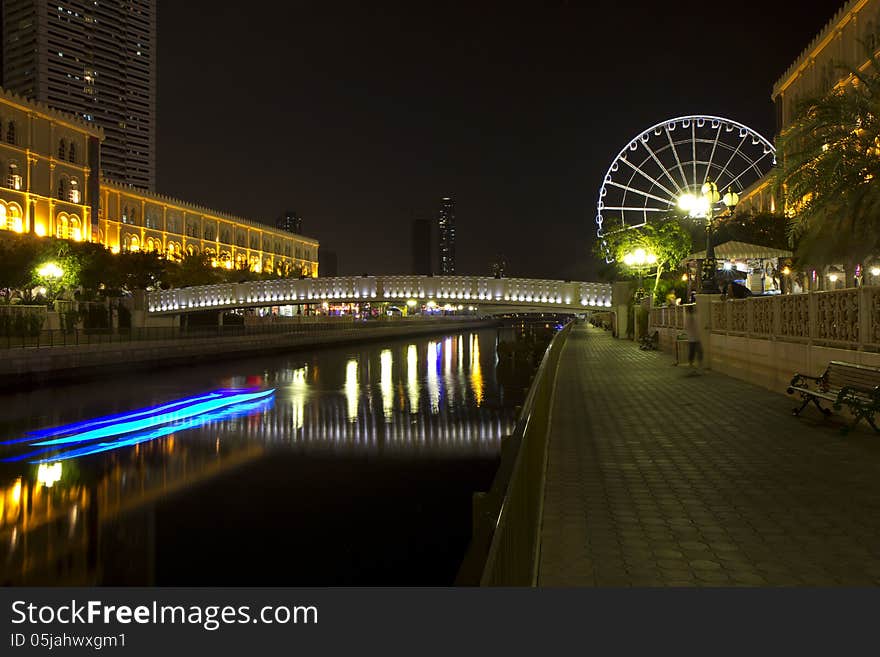 Sharjah is the only Emirate, which is located on the Persian Gulf and Gulf of Oman, and the borders with Dubai. Sharjah is the only Emirate, which is located on the Persian Gulf and Gulf of Oman, and the borders with Dubai.