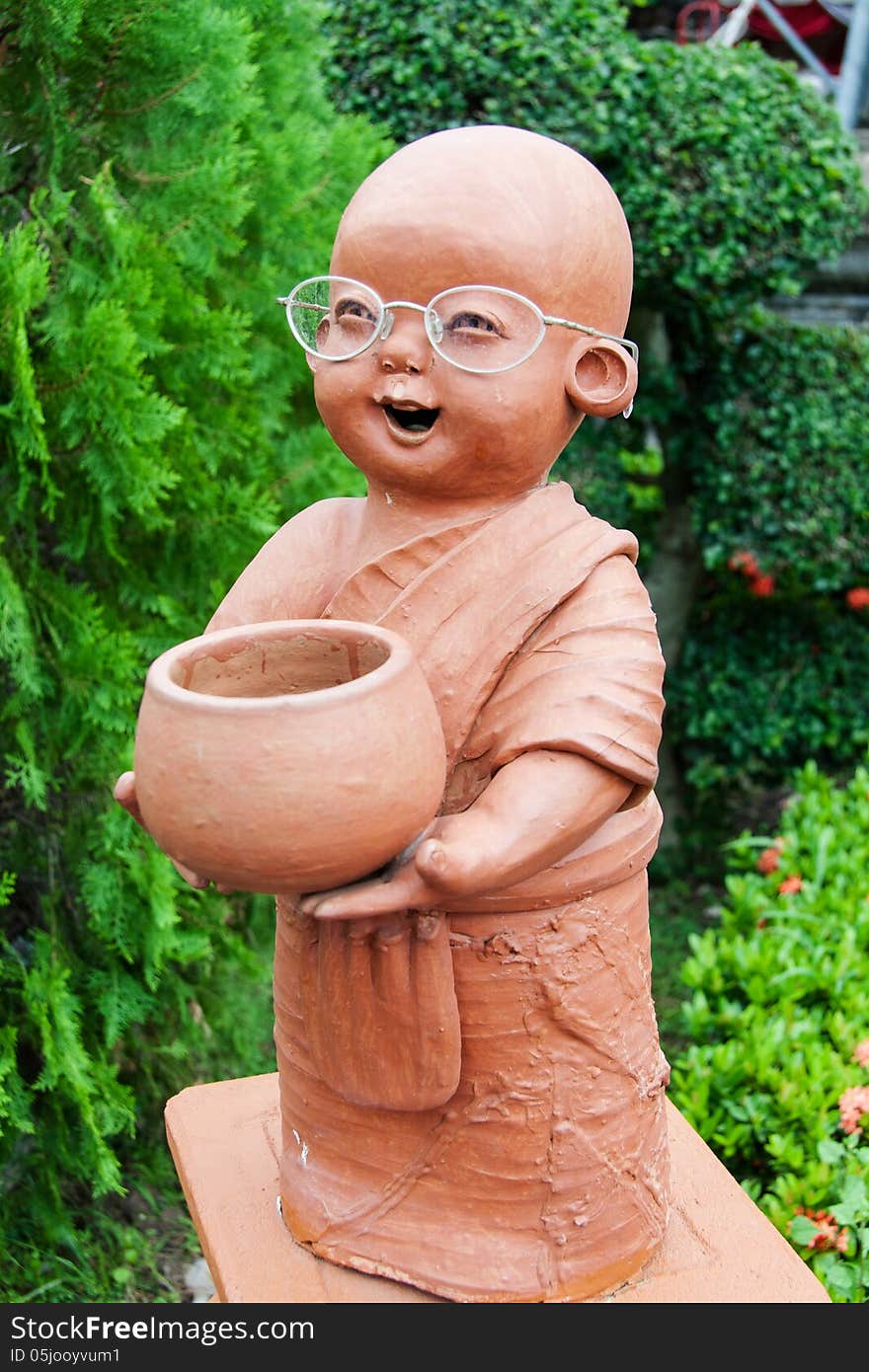 Clay sculpture novices little and glasses. Clay sculpture novices little and glasses.