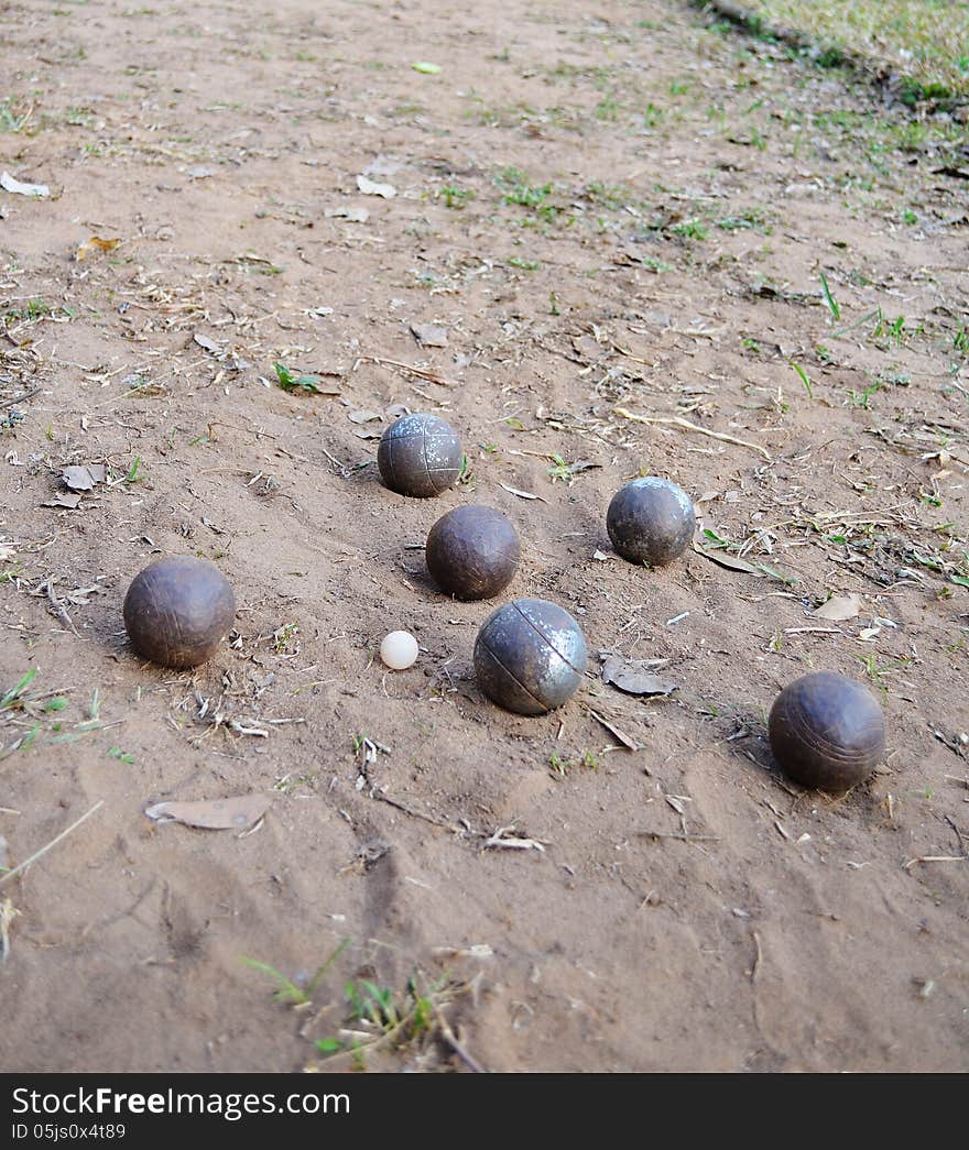 Friendly Ball game,only throw it you will have fun.