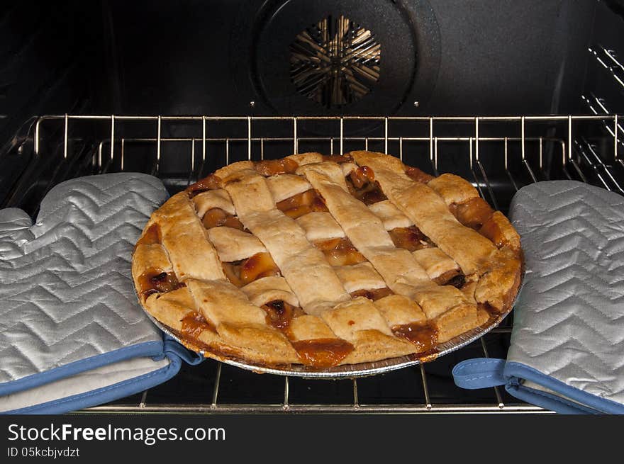 Apple Pie in convection oven