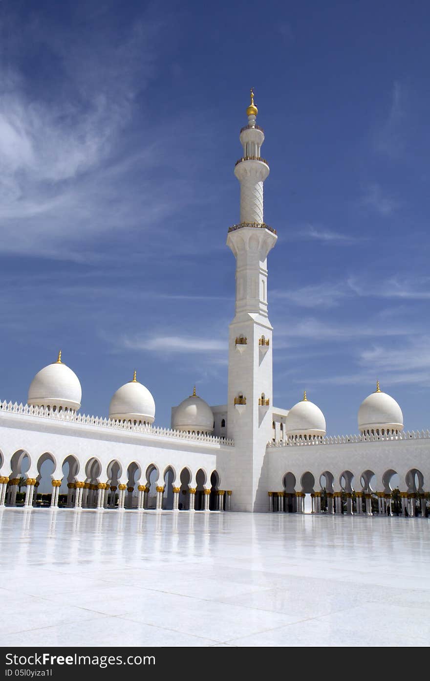 The minarets of the White mosque of Abu Dhabi. The UAE.