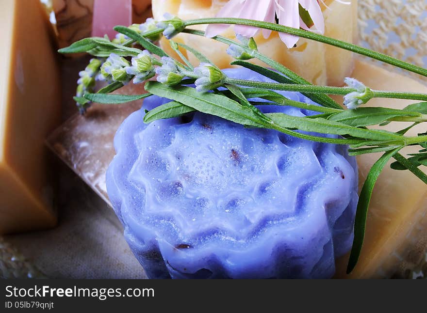 Composition with natural soap and flowers