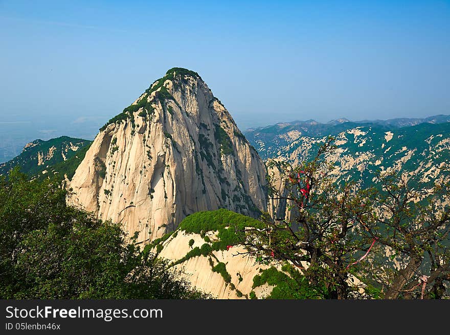 Milky white peak_landscape_huashan_xian