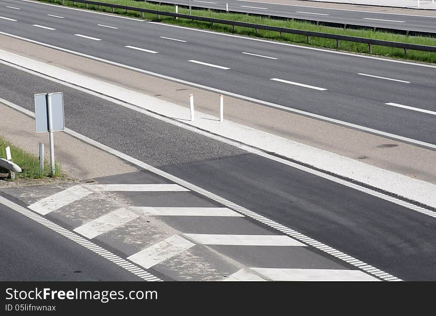 Empty highway, no traffic.