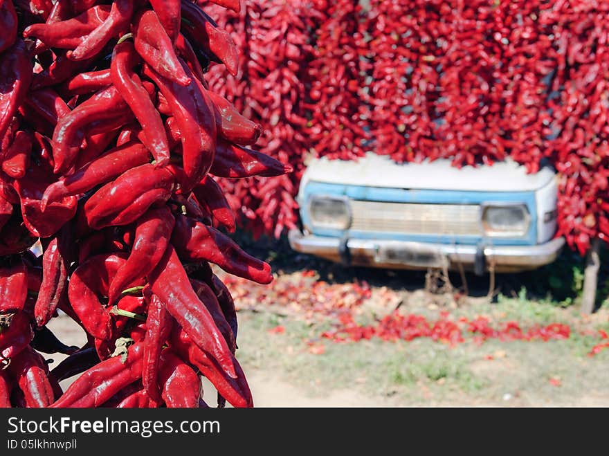 Drying peppers in the traditional way