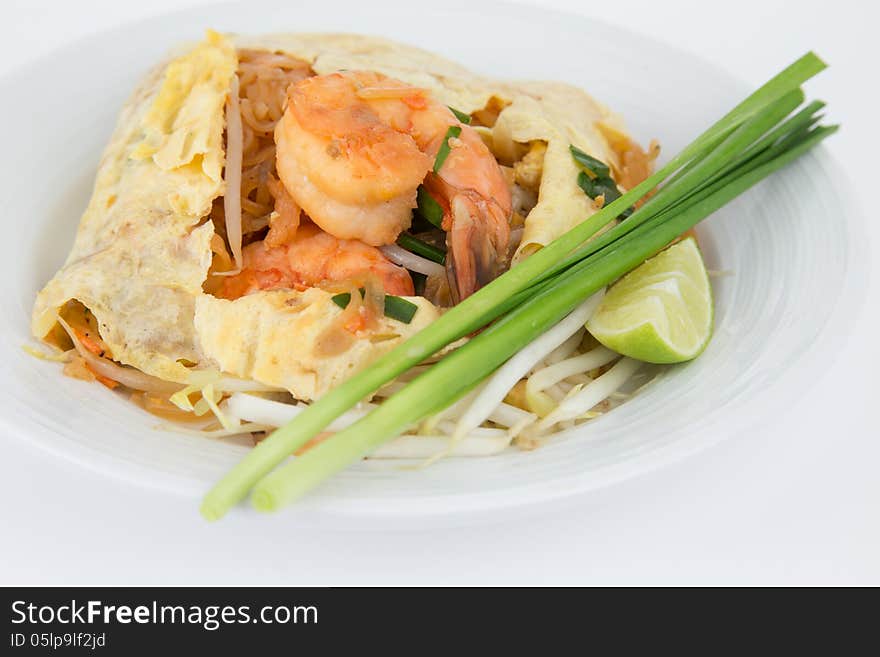 Stir-fired rice noodle with prawns