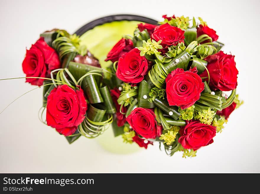 Bouquet of roses in the bath