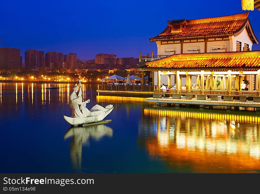 The Sculpture And Lake_night_landscape_xian