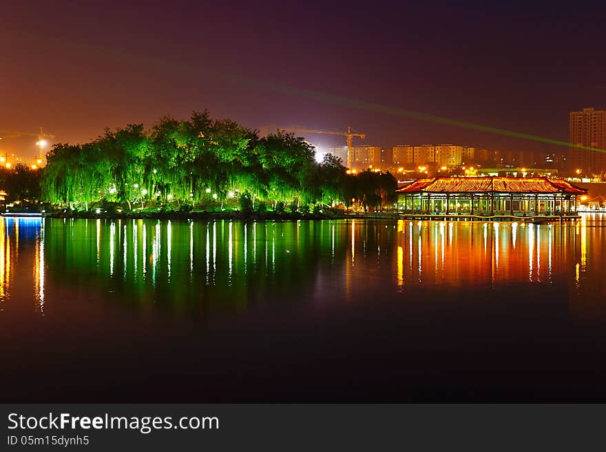 The Isolated Island Green Trees_night_landscape_xian