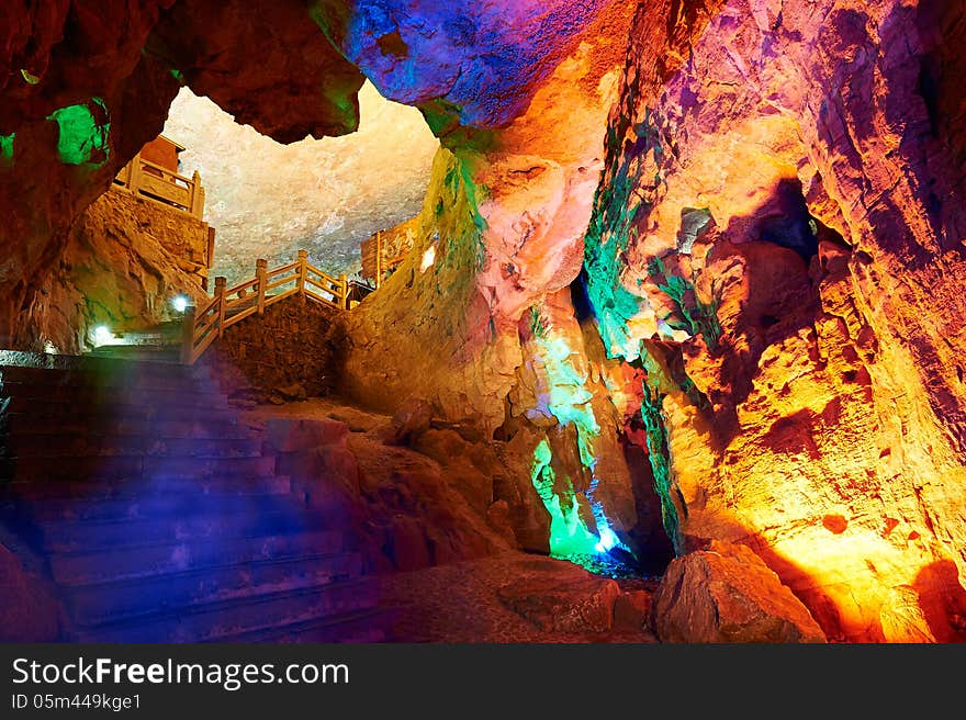 The water-eroded cave_landscape_yunnan