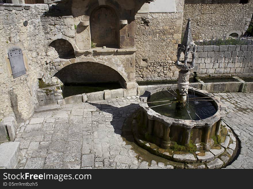 Historic center of Fontecchio (Abruzzo - Italy), more than 3 years after earthquake. In this picture the 14th century fountain. Fontecchio is a comune and town in the Province of LAquila in the Abruzzo region of Italy. History[edit] There is archaeological evidence of the Roman settlement of Fonticulanum down on the Aterno river. In the Middle Ages a castle was built on top of the hill and the population moved up there. The condottiero Braccio da Montone (Fortebraccio) (1368–1424) tried and failed to capture the castle in the 14th century. The earthquake caused damage to many buildings in the medieval center of Fontecchio. Several buildings also collapsed. Historic center of Fontecchio (Abruzzo - Italy), more than 3 years after earthquake. In this picture the 14th century fountain. Fontecchio is a comune and town in the Province of LAquila in the Abruzzo region of Italy. History[edit] There is archaeological evidence of the Roman settlement of Fonticulanum down on the Aterno river. In the Middle Ages a castle was built on top of the hill and the population moved up there. The condottiero Braccio da Montone (Fortebraccio) (1368–1424) tried and failed to capture the castle in the 14th century. The earthquake caused damage to many buildings in the medieval center of Fontecchio. Several buildings also collapsed